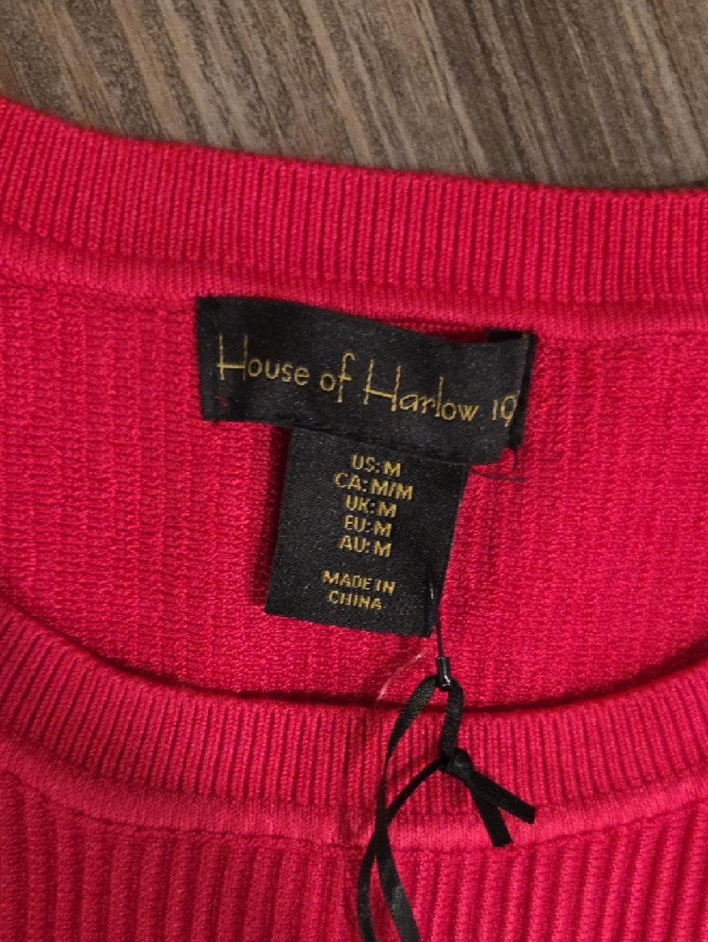 House of Harlow 1960 Ribbed Crop Top in Hot Pink NWT - Picture 2 of 3